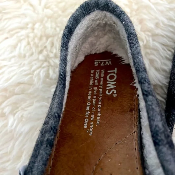 TOMS - Picture 4 of 5